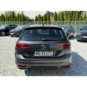 Volkswagen Passat  Kombi 2023,  2.0 diesel, automat - Na sprzedaż za 88 900 zł - Wrocław - zdjęcie 9