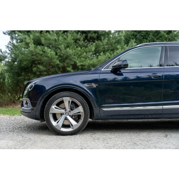Bentley Bentayga  SUV 2017,  6.0 benzyna, automat - Na sprzedaż za 699 777 zł - Ropczyce - zdjęcie 8