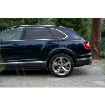 Bentley Bentayga  SUV 2017,  6.0 benzyna, automat - Na sprzedaż za 699 777 zł - Ropczyce - zdjęcie 9