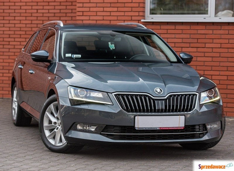 Skoda Superb  Kombi 2018,  2.0 diesel, automat - Na sprzedaż za 59 900 zł - Podzagajnik