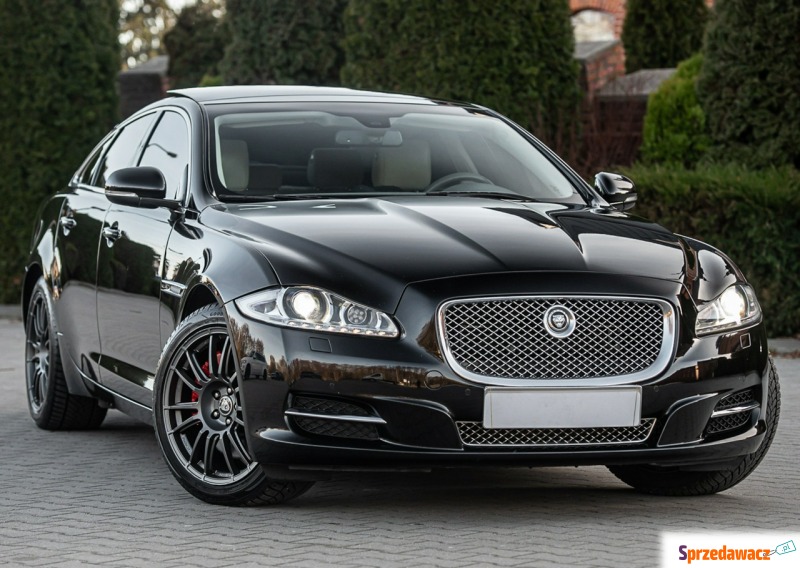 Jaguar XJ  Sedan/Limuzyna 2015,  3.0 benzyna, automat - Na sprzedaż za 67 900 zł - Podzagajnik