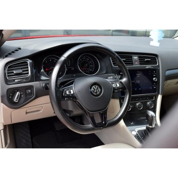 Volkswagen Golf  Hatchback 2018,  1.8 benzyna, automat - Na sprzedaż za 55 900 zł - Warszawa - zdjęcie 4