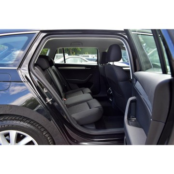 Skoda Superb  Kombi 2022,  2.0 diesel, automat - Na sprzedaż za 73 900 zł - Warszawa - zdjęcie 7
