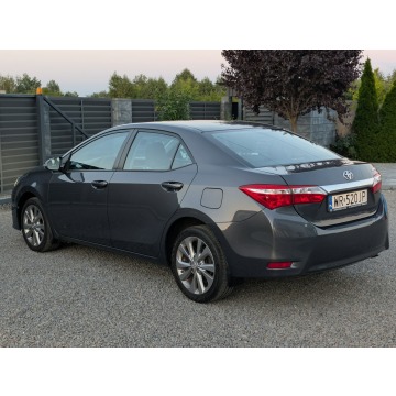 Toyota Corolla  Sedan/Limuzyna 2018,  1.3 benzyna - Na sprzedaż za 39 900 zł - Radom - zdjęcie 4