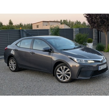 Toyota Corolla  Sedan/Limuzyna 2018,  1.3 benzyna - Na sprzedaż za 39 900 zł - Radom - zdjęcie 10