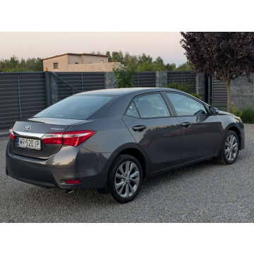 Toyota Corolla  Sedan/Limuzyna 2018,  1.3 benzyna - Na sprzedaż za 39 900 zł - Radom - zdjęcie 8