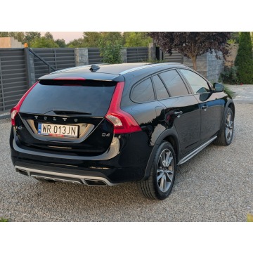 Volvo V60  Kombi 2017,  2.0 diesel, automat - Na sprzedaż za 59 900 zł - Radom - zdjęcie 7