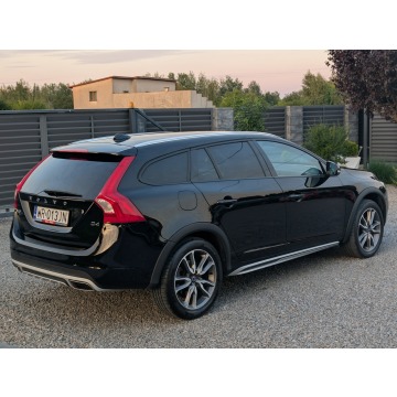 Volvo V60  Kombi 2017,  2.0 diesel, automat - Na sprzedaż za 59 900 zł - Radom - zdjęcie 8