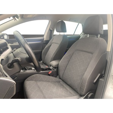 Volkswagen Golf  Hatchback 2022,  2.0 diesel - Na sprzedaż za 61 900 zł - Warszawa - zdjęcie 10