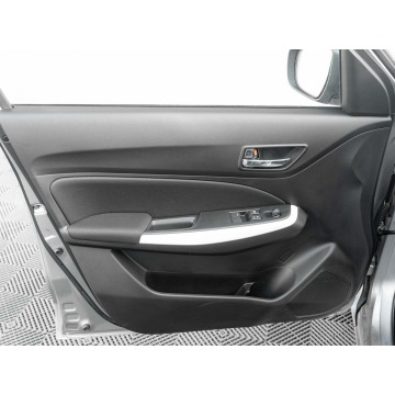 Suzuki Swift  Hatchback 2021,  1.2 benzyna - Na sprzedaż za 39 700 zł - Gdańsk - zdjęcie 9