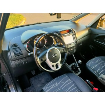 Kia Venga  Hatchback 2017,  1.6 diesel - Na sprzedaż za 40 000 zł - Burzenin - zdjęcie 10