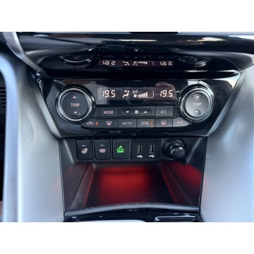 Mitsubishi Eclipse Cross  SUV 2018,  1.5 benzyna, automat - Na sprzedaż za 67 700 zł - Kotarwice - zdjęcie 10