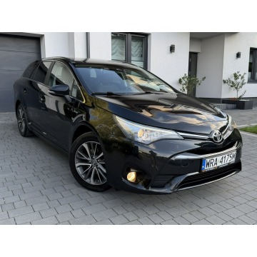 Toyota Avensis  Kombi 2017,  1.8 benzyna, automat - Na sprzedaż za 56 900 zł - Kotarwice - zdjęcie 3