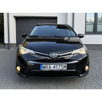 Toyota Avensis  Kombi 2017,  1.8 benzyna, automat - Na sprzedaż za 56 900 zł - Kotarwice - zdjęcie 2