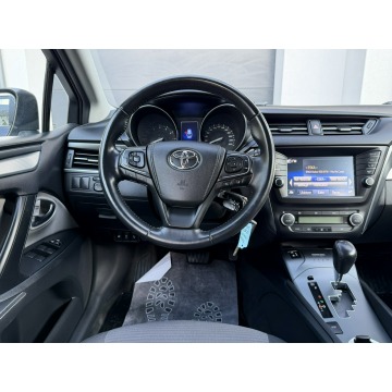 Toyota Avensis  Kombi 2017,  1.8 benzyna, automat - Na sprzedaż za 56 900 zł - Kotarwice - zdjęcie 7