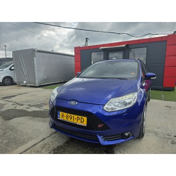 Ford Focus  Kombi 2013,  2.0 benzyna - Na sprzedaż za 39 900 zł - Kraków - zdjęcie 1
