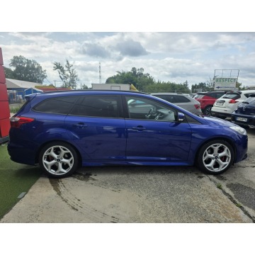 Ford Focus  Kombi 2013,  2.0 benzyna - Na sprzedaż za 39 900 zł - Kraków - zdjęcie 4