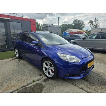 Ford Focus  Kombi 2013,  2.0 benzyna - Na sprzedaż za 39 900 zł - Kraków - zdjęcie 3