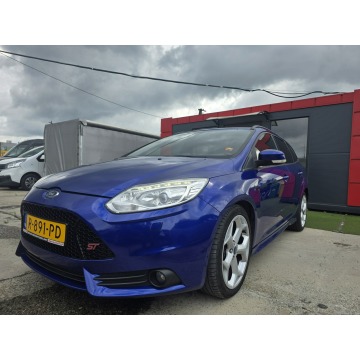 Ford Focus  Kombi 2013,  2.0 benzyna - Na sprzedaż za 39 900 zł - Kraków - zdjęcie 8