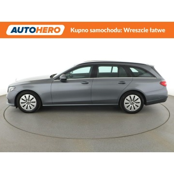 Mercedes - Benz E-klasa  SUV 2020,  1.6 diesel, automat - Na sprzedaż za 84 400 zł - Warszawa - zdjęcie 2