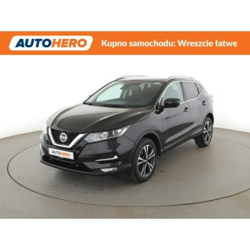 Nissan Qashqai - navi klima auto grzane fotele kamera i czujniki parkowania hak