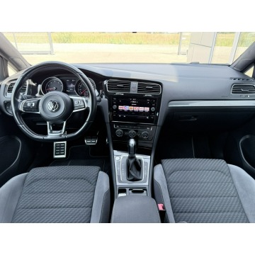 Volkswagen Golf  Hatchback 2018,  1.5 benzyna, automat - Na sprzedaż za 64 900 zł - Wrocław - zdjęcie 4