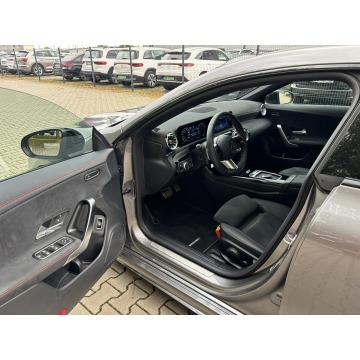 Mercedes - Benz CLA-klasa  Sedan/Limuzyna 2025,  1.3 benzyna, automat - Na sprzedaż za 169 900 zł - Jawczyce - zdjęcie 11