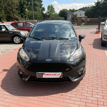 Ford Fiesta  Hatchback 2015,  1.6 benzyna - Na sprzedaż za 33 500 zł - Sade Budy - zdjęcie 2