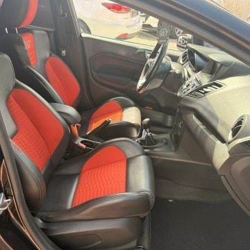 Ford Fiesta  Hatchback 2015,  1.6 benzyna - Na sprzedaż za 33 500 zł - Sade Budy - zdjęcie 9