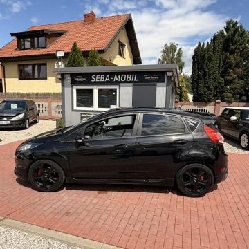 Ford Fiesta  Hatchback 2015,  1.6 benzyna - Na sprzedaż za 33 500 zł - Sade Budy - zdjęcie 12