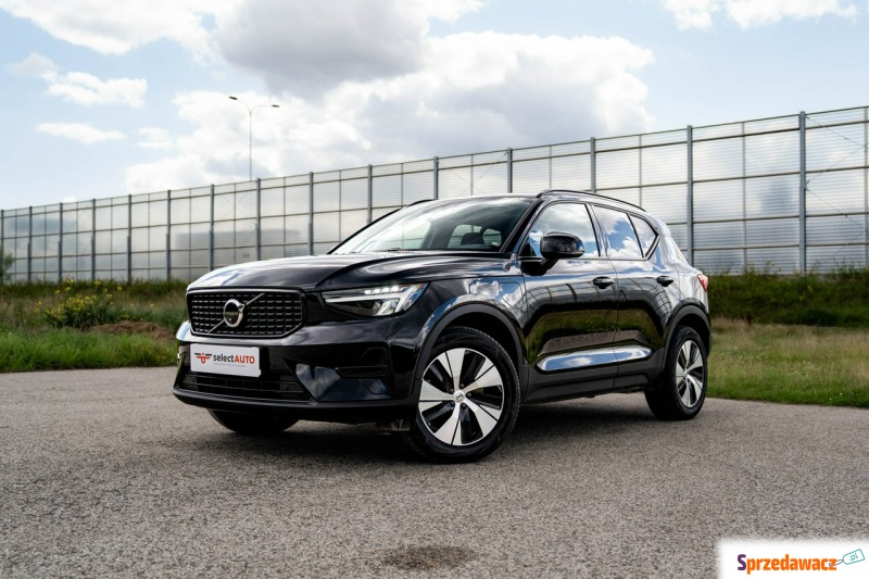 Volvo   SUV 2022,  1.5 hybryda, automat - Na sprzedaż za 134 900 zł - Warszawa