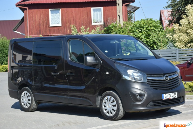 Opel Vivaro  Bus 2015,  1.6 diesel - Na sprzedaż za 42 900 zł - Majdan Sieniawski