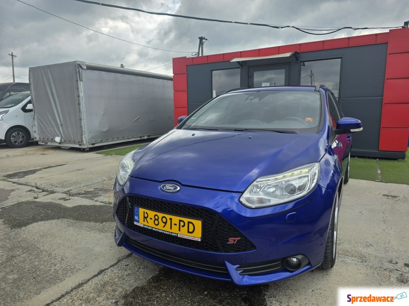 Ford Focus  Kombi 2013,  2.0 benzyna - Na sprzedaż za 39 900 zł - Kraków