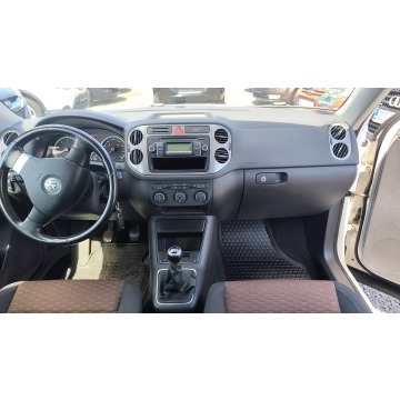 Volkswagen Tiguan  SUV 2008,  2.0 benzyna - Na sprzedaż za 24 900 zł - Szczecin - zdjęcie 9