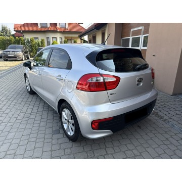 Kia Rio  Hatchback 2015,  1.2 benzyna - Na sprzedaż za 27 900 zł - Orzech - zdjęcie 9