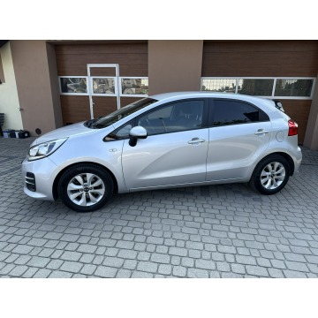 Kia Rio  Hatchback 2015,  1.2 benzyna - Na sprzedaż za 27 900 zł - Orzech - zdjęcie 11