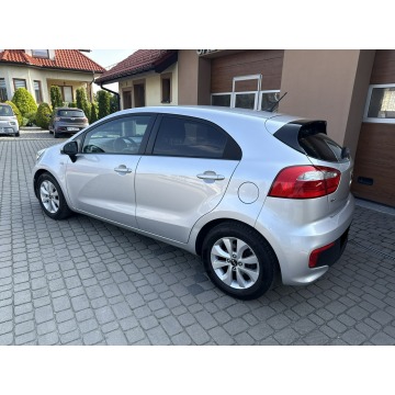 Kia Rio  Hatchback 2015,  1.2 benzyna - Na sprzedaż za 27 900 zł - Orzech - zdjęcie 10