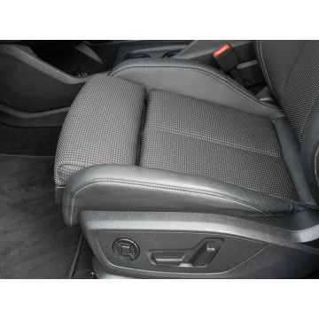 Audi Q4  SUV 2023 elektryczny, automat - Na sprzedaż za 179 850 zł - Pępowo - zdjęcie 10