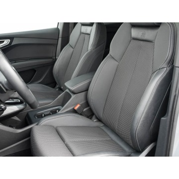 Audi Q4  SUV 2023 elektryczny, automat - Na sprzedaż za 179 850 zł - Pępowo - zdjęcie 11