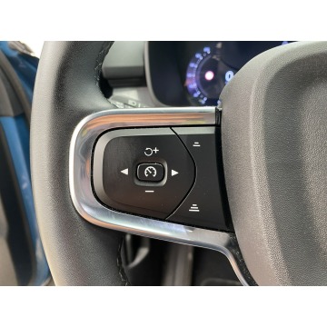 Volvo   SUV 2022,  2.0 benzyna, automat - Na sprzedaż za 89 900 zł - Warszawa - zdjęcie 11