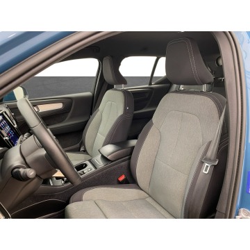 Volvo   SUV 2022,  2.0 benzyna, automat - Na sprzedaż za 89 900 zł - Warszawa - zdjęcie 10