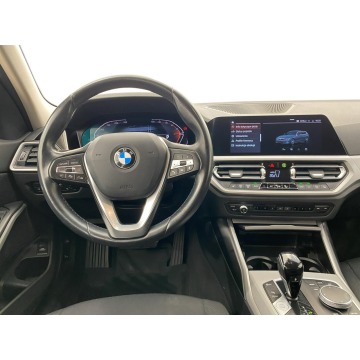 BMW Seria 3  Kombi 2021,  2.0 benzyna, automat - Na sprzedaż za 79 900 zł - Warszawa - zdjęcie 9