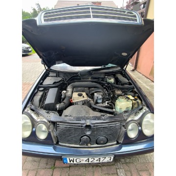 Mercedes - Benz E-klasa  Sedan/Limuzyna 1996,  2.2 diesel, automat - Na sprzedaż za 6 000,00 zł - Garwolin - zdjęcie 5