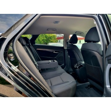 Hyundai i40  Kombi 2018,  1.7 diesel, automat - Na sprzedaż za 41 900 zł - Szczecin - zdjęcie 12