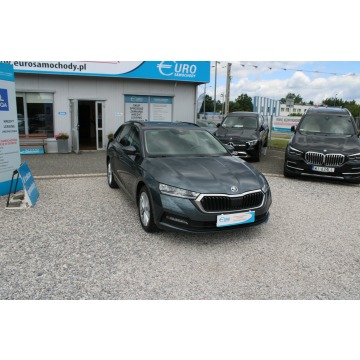 Skoda Octavia  Kombi 2020,  2.0 diesel, automat - Na sprzedaż za 69 900 zł - Warszawa - zdjęcie 4