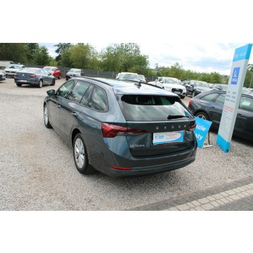 Skoda Octavia  Kombi 2020,  2.0 diesel, automat - Na sprzedaż za 69 900 zł - Warszawa - zdjęcie 8