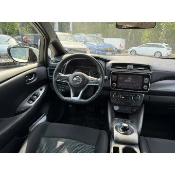 Nissan Leaf  Liftback 2020 elektryczny, automat - Na sprzedaż za 62 800 zł - Pęcice - zdjęcie 2