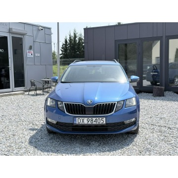 Skoda Octavia  Kombi 2018,  1.6 diesel, automat - Na sprzedaż za 37 900 zł - Wrocław - zdjęcie 2