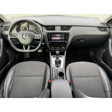 Skoda Octavia  Kombi 2018,  1.6 diesel, automat - Na sprzedaż za 37 900 zł - Wrocław - zdjęcie 4