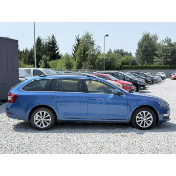 Skoda Octavia  Kombi 2018,  1.6 diesel, automat - Na sprzedaż za 37 900 zł - Wrocław - zdjęcie 11